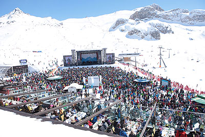 Ischgl mountain concert by train