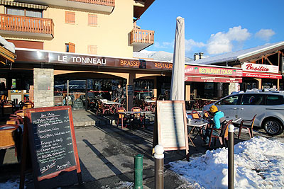Restaurants at St Maurice station